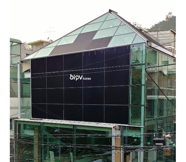 서울시 흑석동 중앙대 창업센터_외벽 BIPV 시공 [첨부 이미지3]