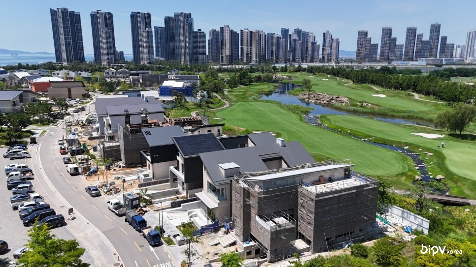 SOLTILE roof-integrated solar BIPV [첨부 이미지1]